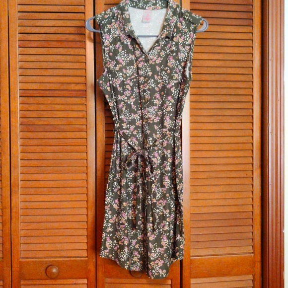 No Boundaries Dresses & Skirts - NWOT Precious Sleeveless Floral Dress Sz M